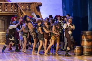 Elever vid Svenska Balettskolan, som de borttappade pojkarna i Peter Pan & Wendy på Lorensbergsteatern. Regi: Sebastian Michanek