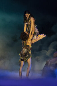 Jakob Köpf Lindström och Lana Persson, elever vid Svenska Balettskolan, som Peter Pan och Wendy i Peter Pan & Wendy på Lorensbergsteatern. Regi: Sebastian Michanek